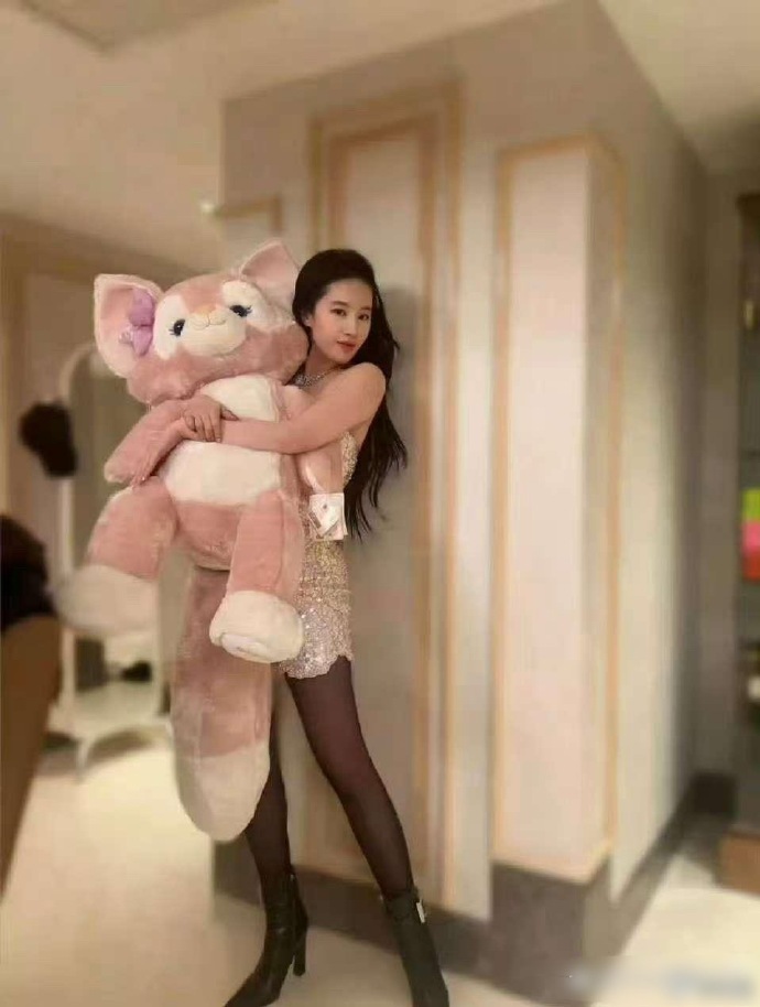 真的不愧是中国第一美女刘亦菲，谁能顶得住啊​​​