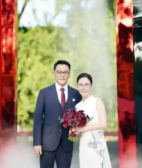 李国庆二婚告诉所有男人一个道理，只要你保持有钱，当初嫌弃你物质、铜臭味的白月