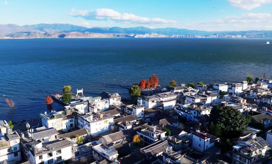 中国十大情侣出游好去处排行榜爱情需要仪式感，也需要烟火气的滋养，一场并肩同行