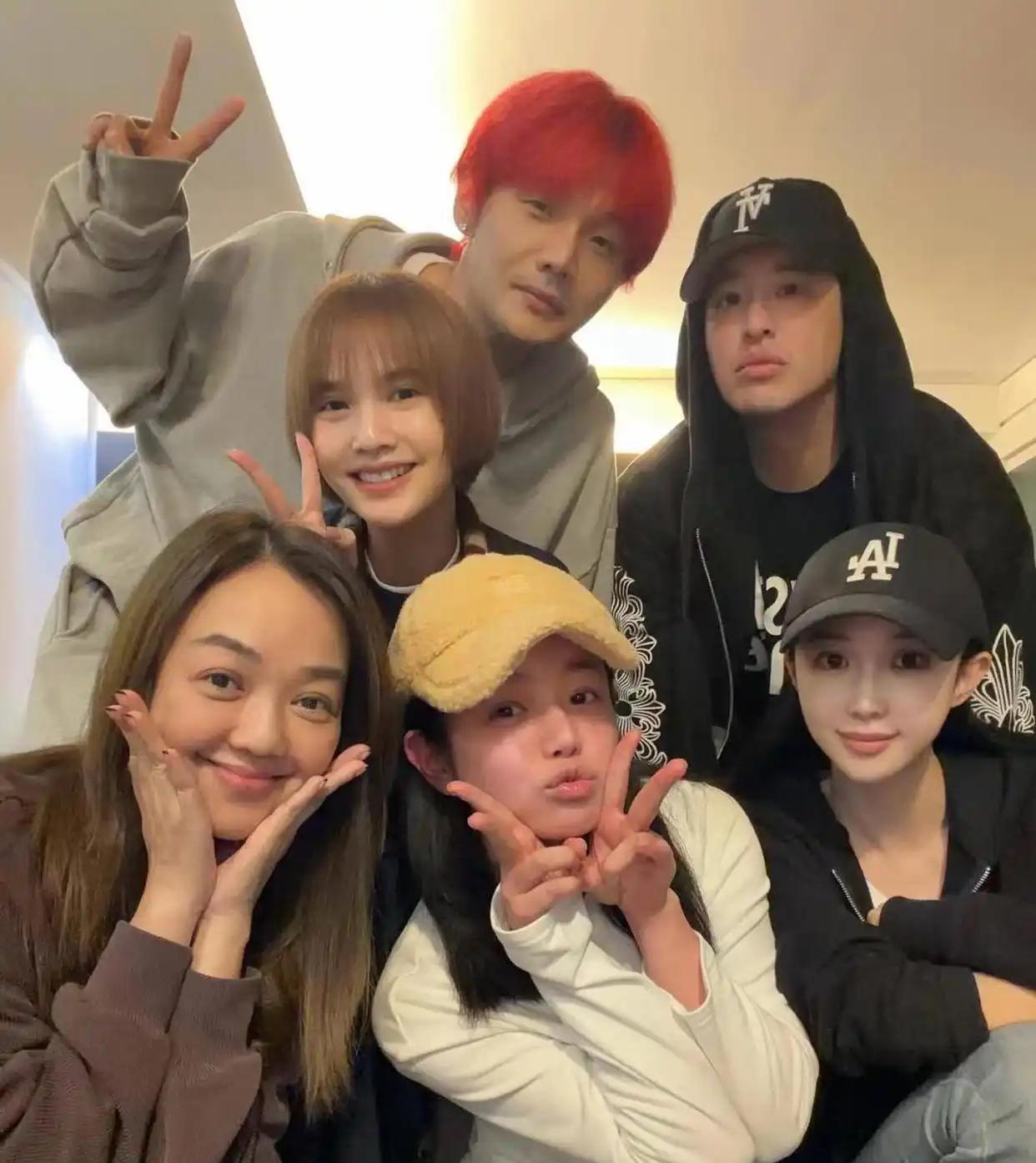 陈妍希杨丞琳李荣浩潘玮柏过年聚会，老友同框氛围感拉满