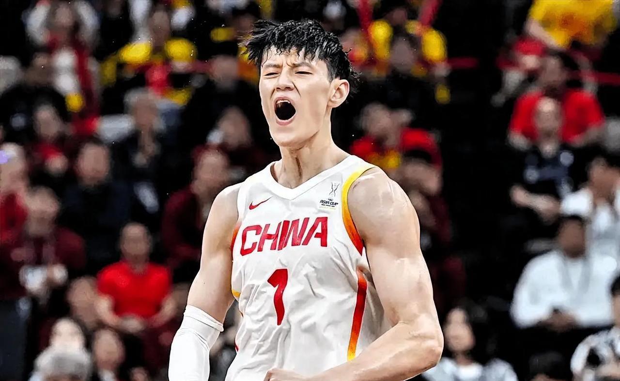 又一中国球员进入NBA！根据名记Scotto报道，篮网与中国球员曾凡博签下一份