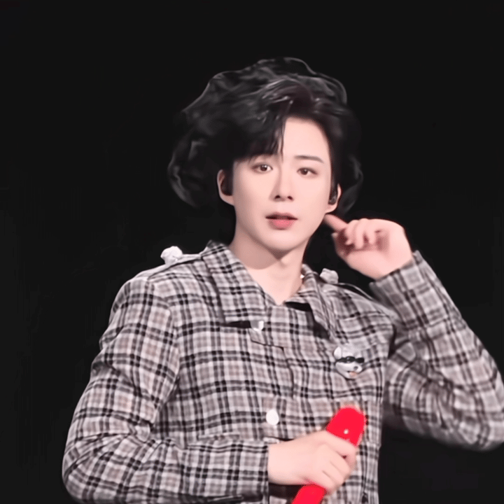 摩登兄弟14岁的女儿问我，妈妈为什么你40岁才开始追星。我答，因为我以前不知