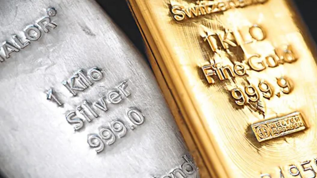 2月24日上海黄金交易所把黄金和白银的保证金都给下调了，黄金从21%降到18%，