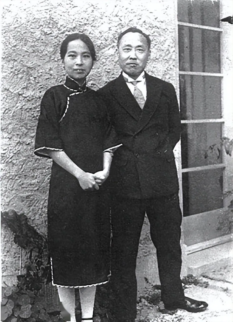 他为了一个女人与发妻离婚，却被人们冠以民国第一好男人的称号，如果不是张幼仪，估计