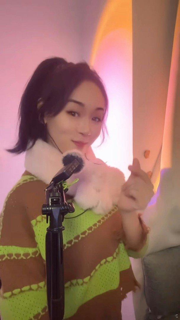 前港姐冠軍楊思琦，近年北上發展及開拓直播事業，日前佢就跟潮流翻唱《尋秦記》主題曲