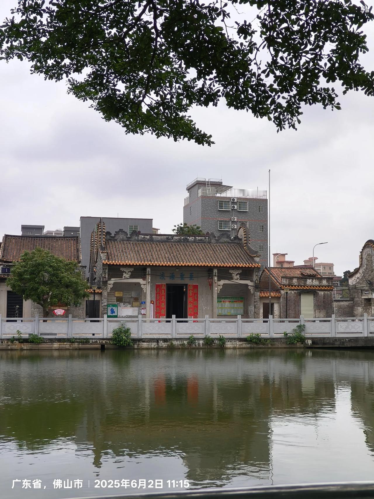 又一个老乡累死在他乡，才三十八九，四十岁不到。一直在一家粉末公司干装御，差不多