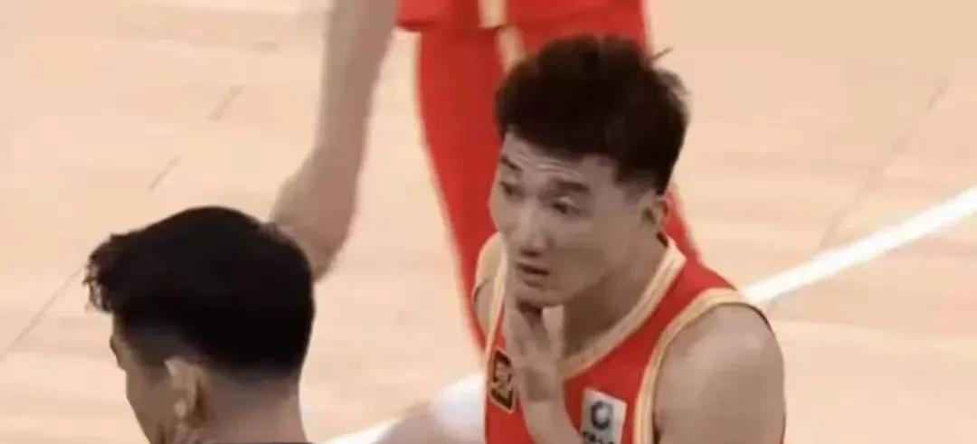孙铭徽，醒醒吧！广大球迷不然也是毫不客气，直言，这个总冠军属于胡金秋，而不是孙