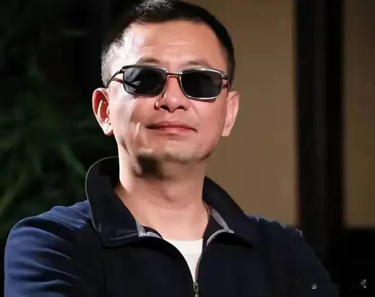 细思极恐啊，同志们。院长和医生被偷拍的桃色新闻还没完呢，古二又把王家卫的录音