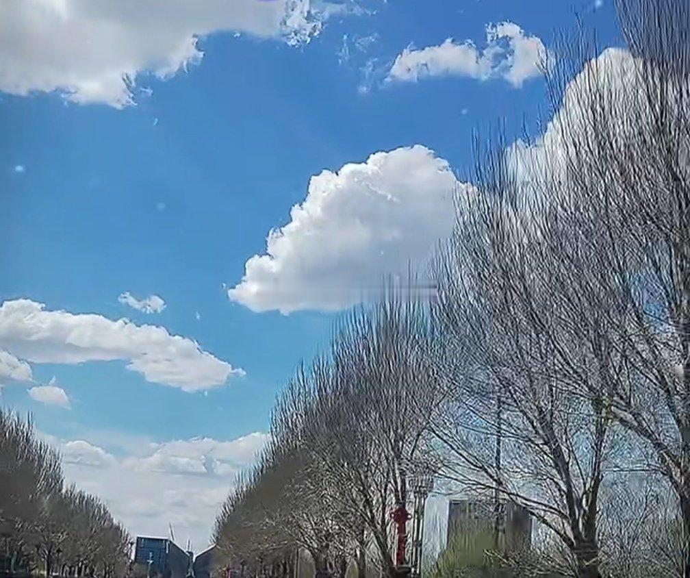 荣格说：“潜意识在操控你的人生，而你却称其为命运。”很多人以为，命运是外界造成的