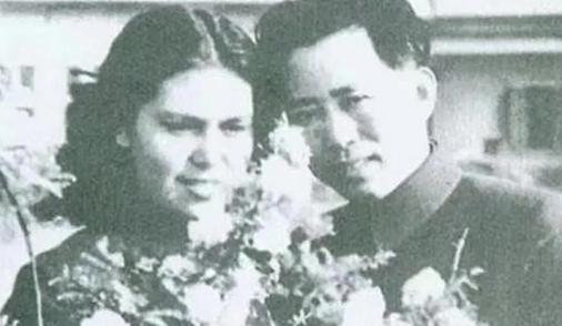 1965年，55岁的刘亚楼因为操劳工作，英年早逝。离世前，他叮嘱小15岁的混血妻