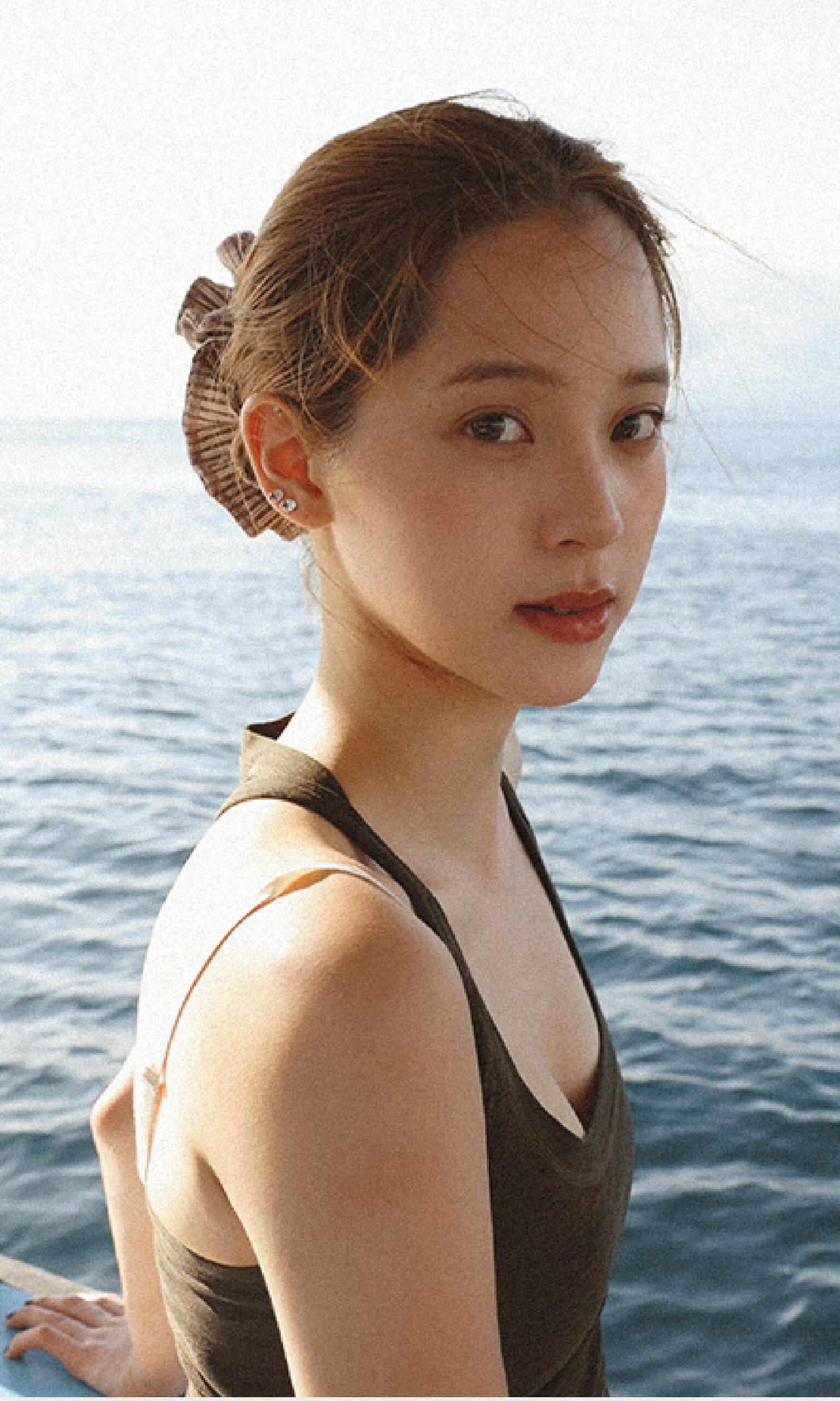 欧阳娜娜在巴黎欧阳娜娜