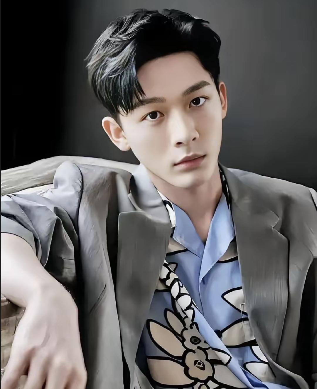 最近有个明星叫张晚意，31岁说想结婚。他不是着急自己单身，是担心父母年纪大了。他