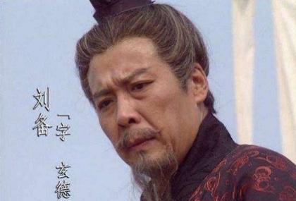 刘备拿下益州后，孙夫人被孙权接回了东吴，群臣劝刘备娶寡妇吴氏为夫人。吴氏是吴壹