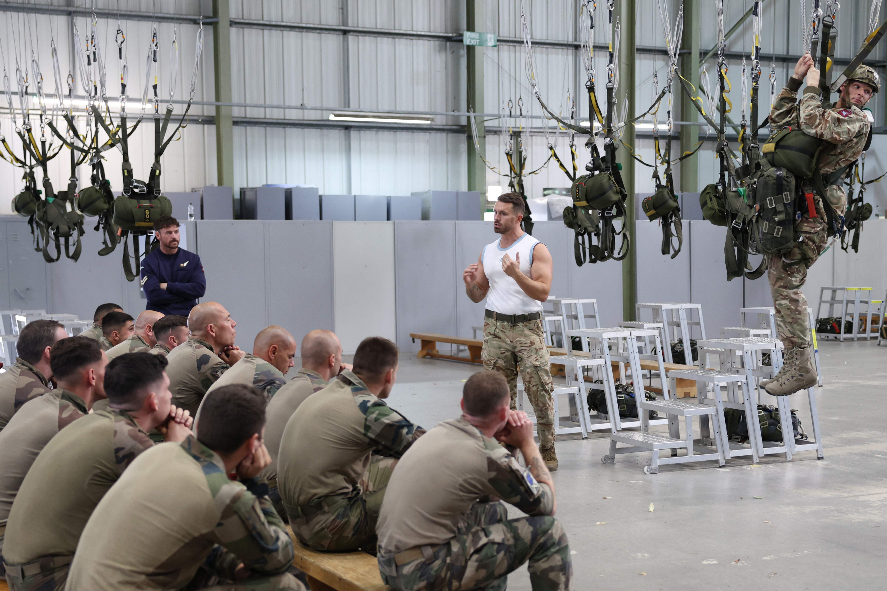 【外媒：#英法已完成向乌派兵准备#】据俄罗斯连塔网2月27日援引英国《每日电讯报