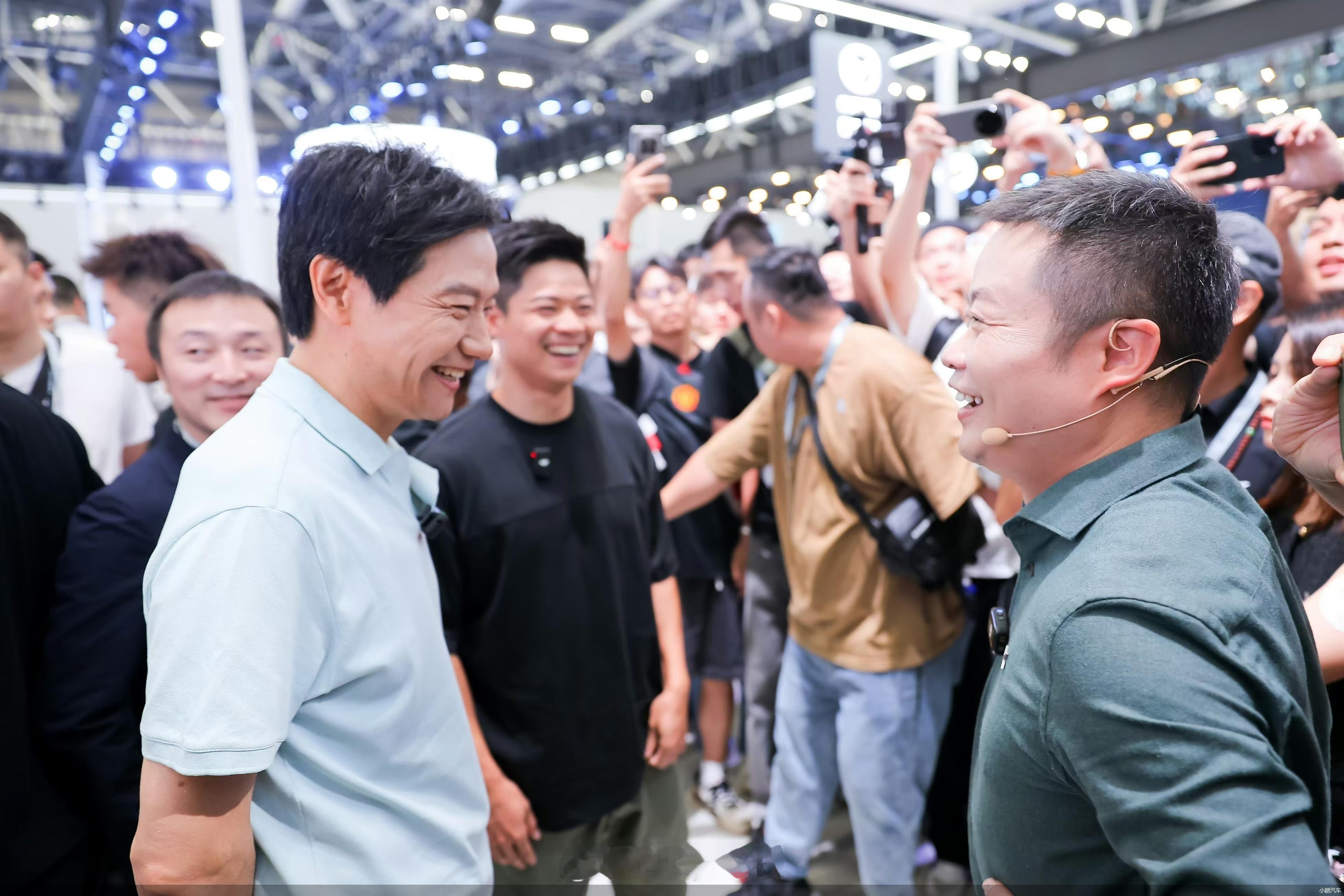 何小鹏与雷军商量过G7和YU7上市时间他们俩是真兄弟～​​​