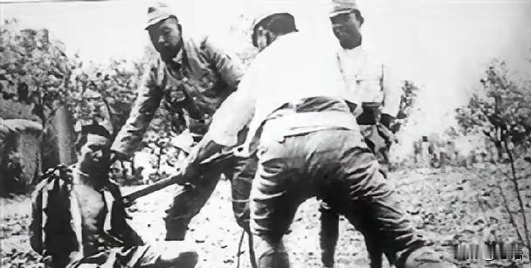 1944年九名八路军战士宁死不屈的铁血壮举1944年，日军突然打开牢门，日