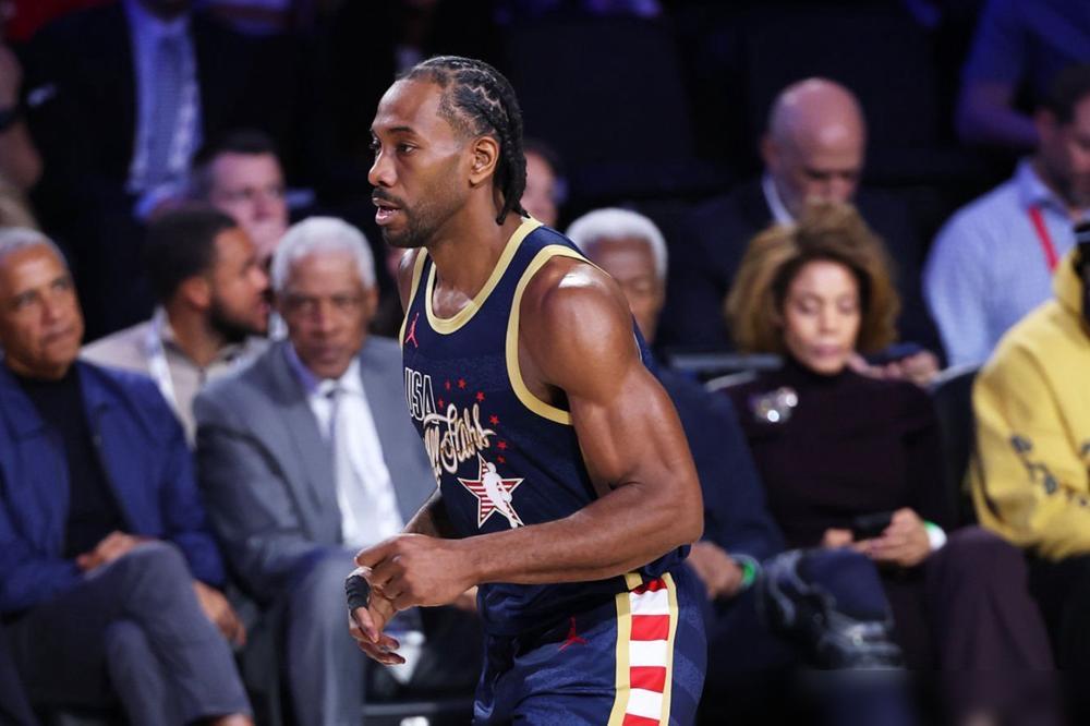 千万别在全明星赛上“真打”，伦纳德就是下场。一个替补球员，在自己主场，12分