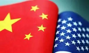 一位美国华人表示，他以前觉得美国要完蛋了，但是在中国待了两周之后回到美国，发现美