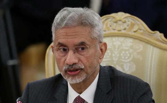 印度外长苏杰生3月9日证实，伊朗的三艘军舰被允许停靠印度港口。他透露，这个请求是