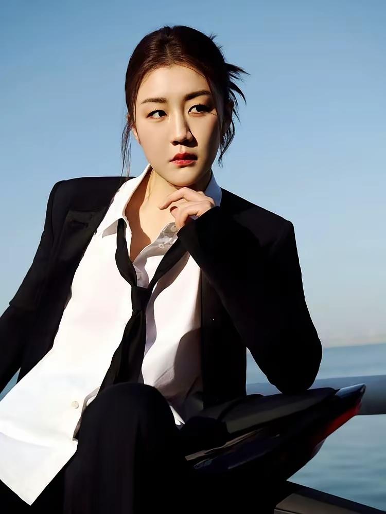 孔令辉缺乏慧眼，太看轻了陈梦！孔令辉任女队教练时，一直不看好陈梦，认为陈梦没有培