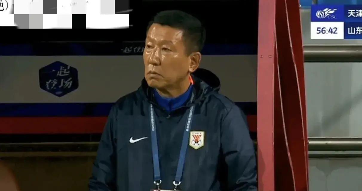 刘厂长又无缘无故送点球了，这不是一次两次了。幸亏这场比赛是因为别的失球而输了，要