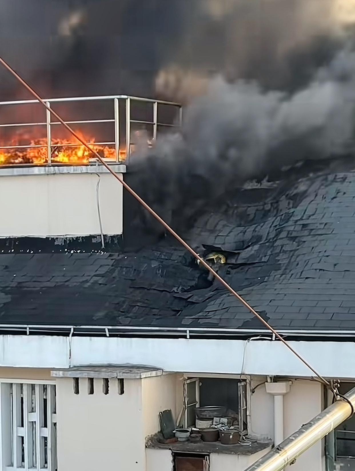 这才是我们该追的星！浓烟里的逆行者，才是真顶流！刚刷到这段视频，直接看红了眼