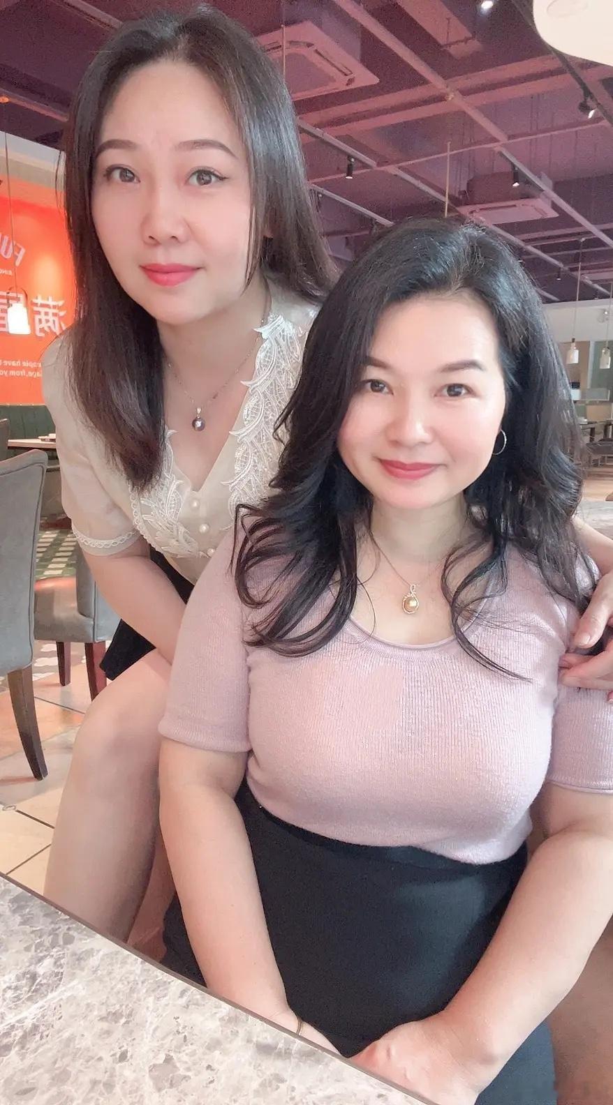 丰腴阿姨一次两个​​​