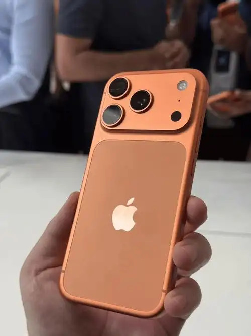 多大才能算大电池聊到手机电池，我真心觉得厂商与其一味堆砌电池数值，不如好好深耕