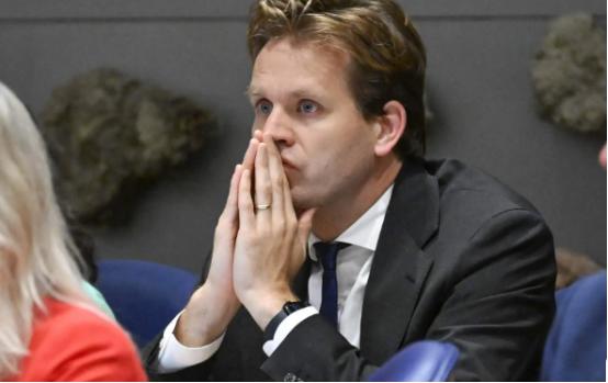 中方终于出手了， 12月17日，中方正式发布最终裁定：从即日起，对原产