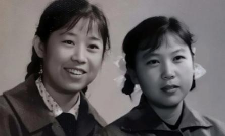 1973年，张文才在老乡陈祖辉家里喝得烂醉，陈祖辉的女儿陈婷婷好心扶他进房间歇息