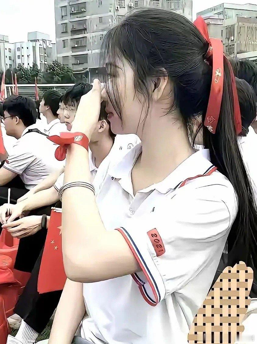 到了高中，你会发现：特控线和一般本科（重点高中普通班和普通高中），这两类占一半还