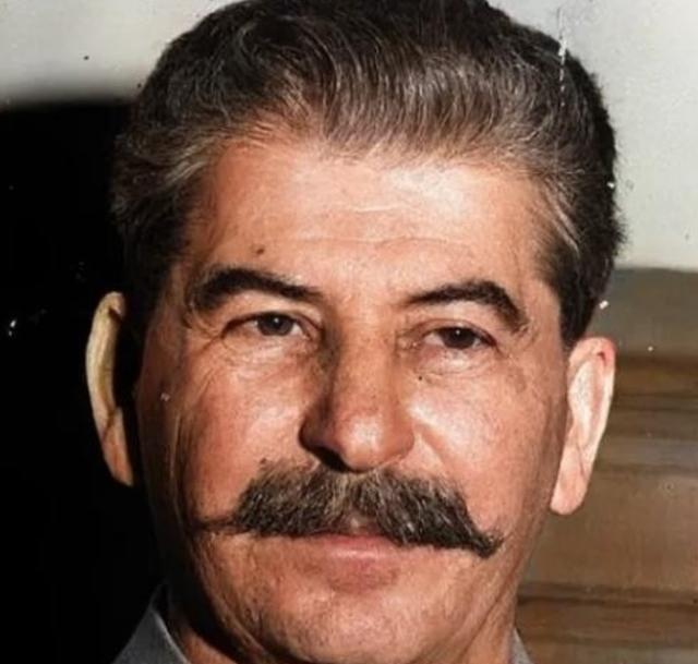 1941年日本偷袭珍珠港后，斯大林高兴的说到：“太好了，这群黄皮猴子干的真不错。