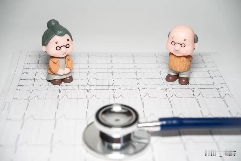 老年人该如何面对衰老后的生活?老年人面对衰老后的生活，得从多方面着手。生活习