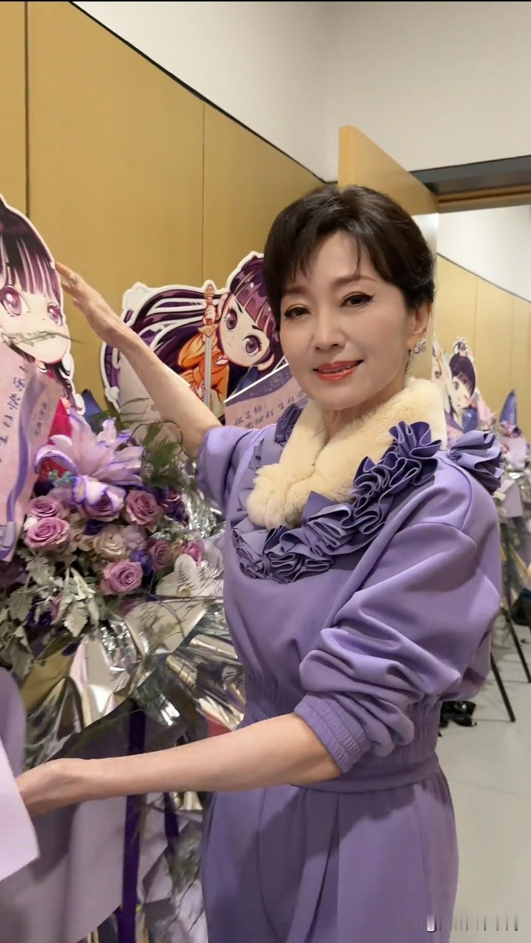 爱的多的人，总会先掉眼泪，天哪！没想到老艺人还有这样的应援[哭哭][泣不成声