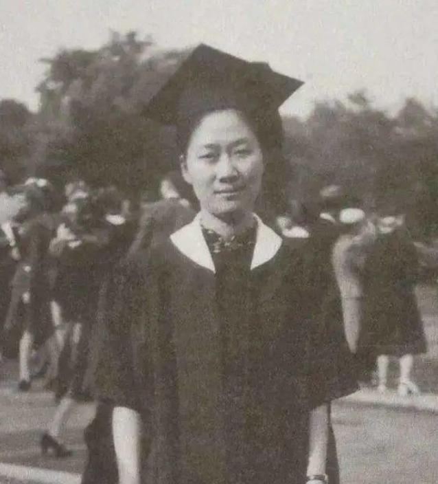 1932年，大才子钱钟书暗恋“燕大校花”赵萝蕤，可赵萝蕤却嫌弃钱钟书小家子气，转