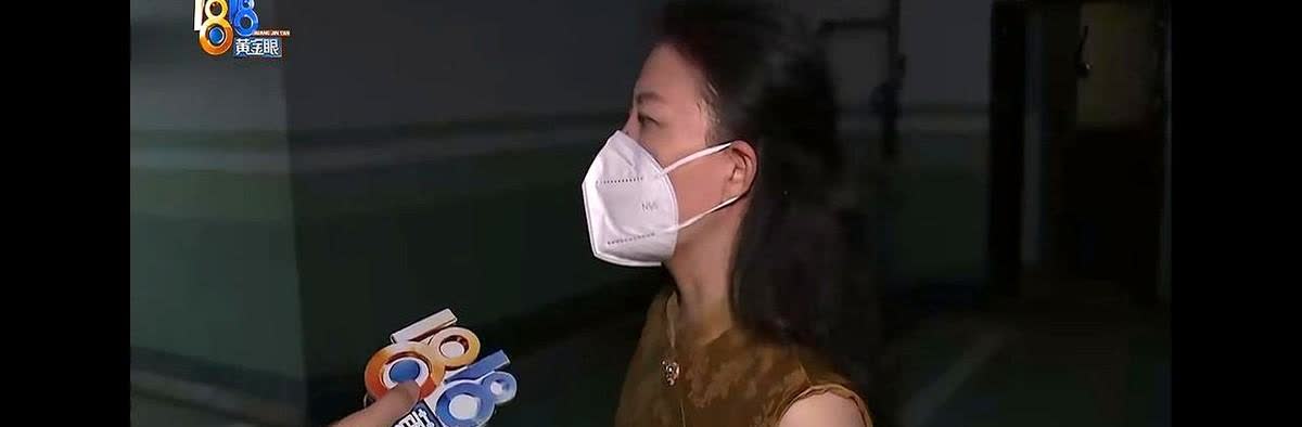 一女子长期霸占别人车位，物业打电话让她挪车，女子表示赶不回来，物业就将车拖走。