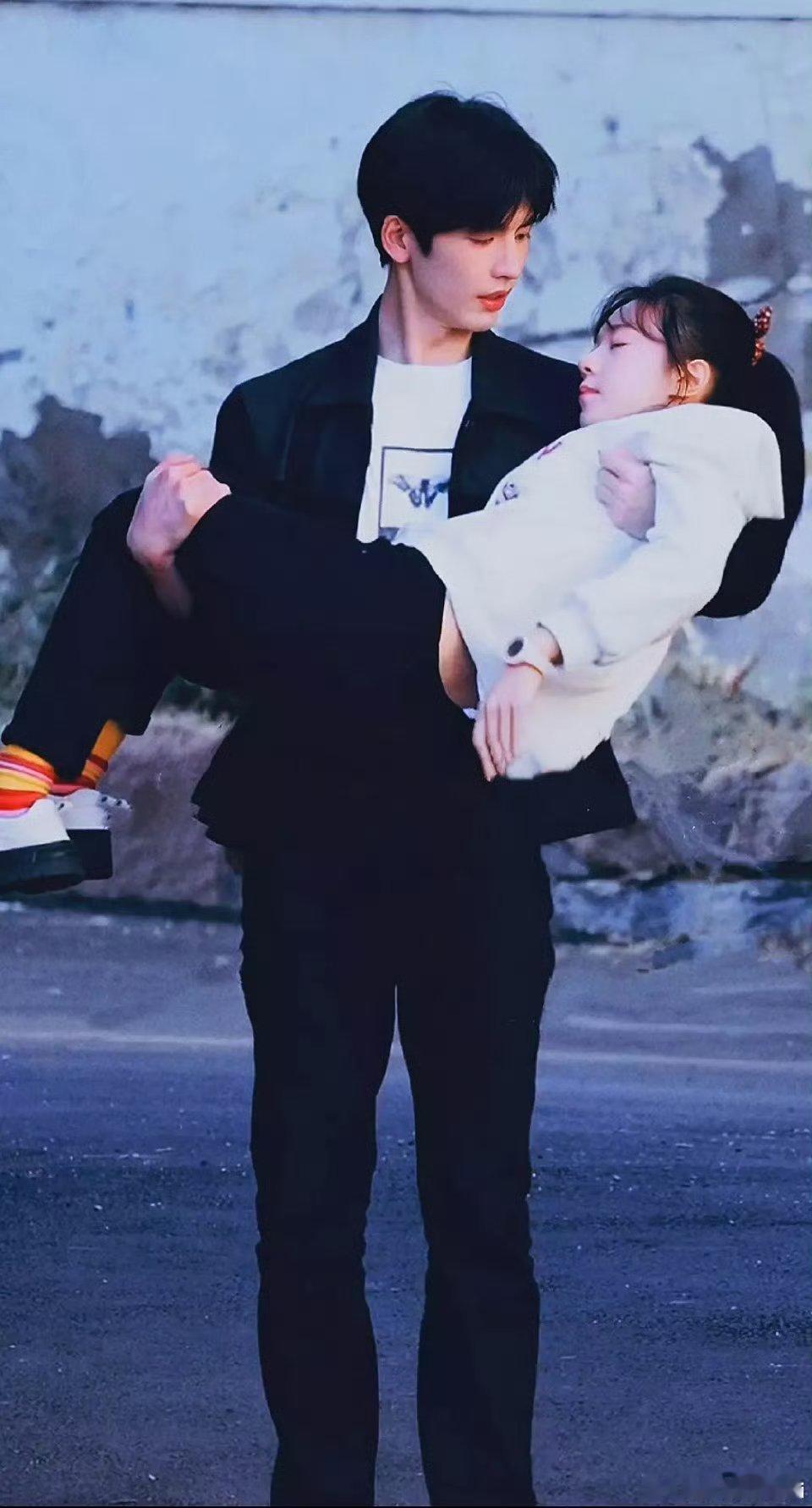 麦麦还是个小女孩哈哈哈对比王楚然显得有点学生气了​​​
