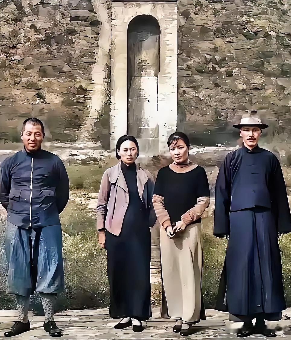 一张摄于1936年陕西的老照片，大家看看这四人是谁？这才是他们当时的真实貌相，并