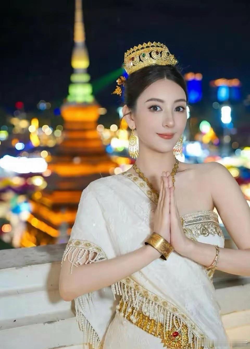 不查不知道，一查才明白——刚刚查了一下郭富城，发现他和方媛公开恋情时，方媛28岁