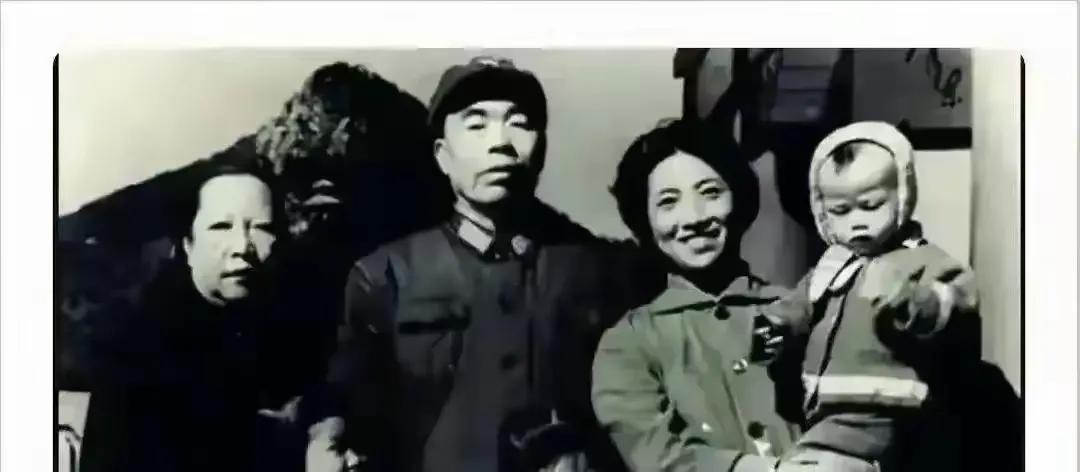 1948年，国军军长曾泽生率2.3万官兵起义，蒋介石下令枪决其全家，南京宪兵队已