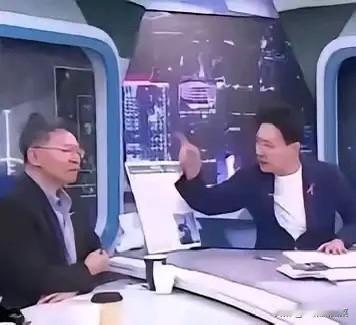赵少康5月16日在节目中大倒苦水，说大陆网友叫他“黎少康”，结果被沈富雄怒怼，称