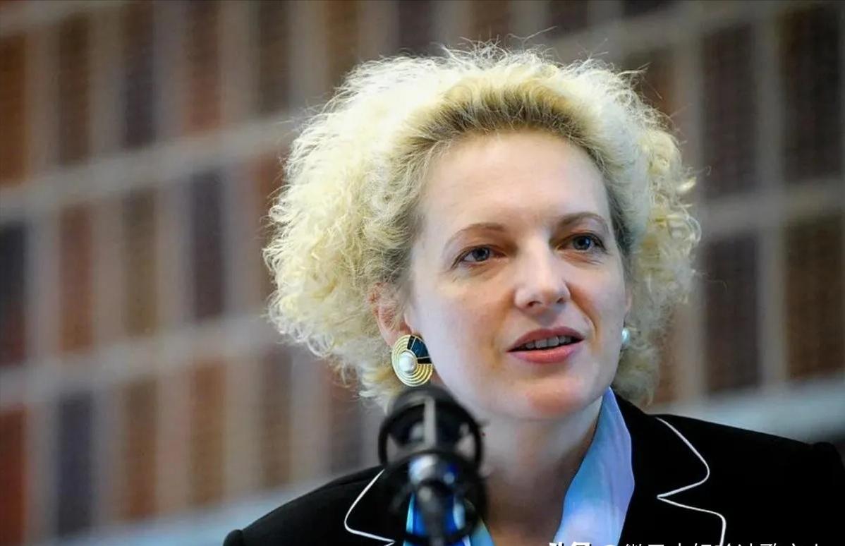 立陶宛果然大气！立陶宛总统外交政策首席顾问阿斯塔·斯凯斯吉里特放出消息，计划在