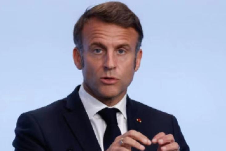 大年初一，马克龙用中文发文拜年:“我向所有庆祝农历新年的朋友们致以最诚挚、最温暖