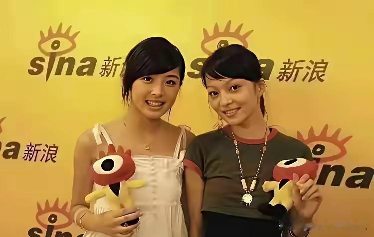 同样两个人，相隔12年合照，谁的变化最大？