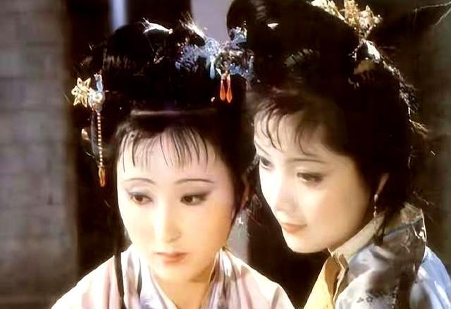 有人说她像陈佩斯。一锤定音。这是当年《红楼梦》剧组里，对陈晓旭最刻薄的一句评