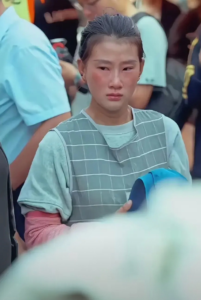 有时候真觉得<em>烤牌姑娘</em>挺可怜的，很多人都指责她“上岸后先斩意中人”有违道德。可谁