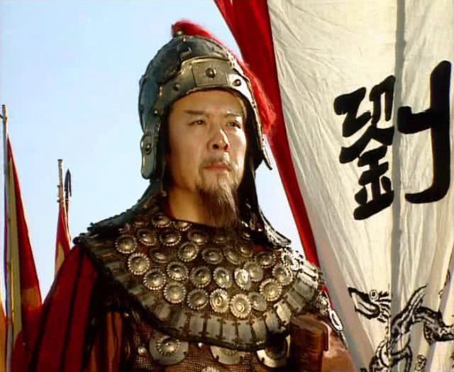 “刘备：三国最冷血的‘长期主义刺客’！48岁还在替别人守城门，60岁却用三张‘时