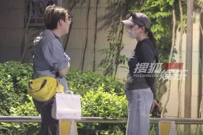 热依扎二胎热依扎小腹这是二胎了？