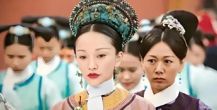 再看《如懿传》里如懿这牌打得，说是“天胡开局变地狱收场”都不为过——手握五个孩子