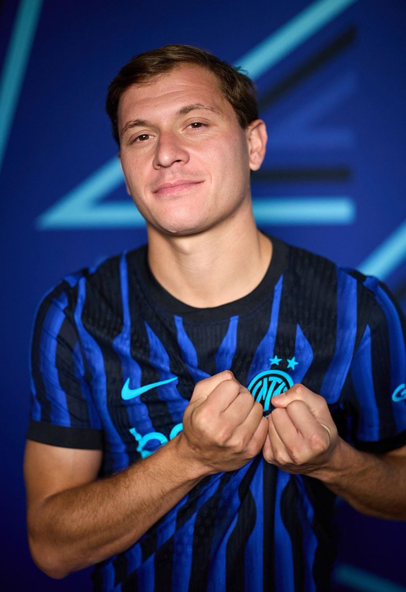 【小八卦】在国米0-1利物浦那场比赛结束后，巴雷拉开自己的车时候，结果发现有个轮